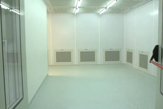 CLEAN ROOM